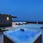Bonaca With Jacuzzi Apartamento