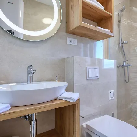 Bonaca With Jacuzzi شقة بريفلاكا