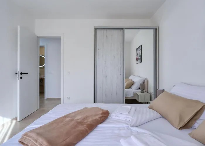 Апартаменты Bonaca With Jacuzzi