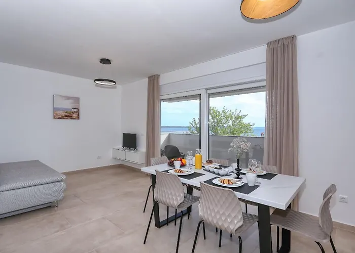 Bonaca With Jacuzzi Апартаменты Привлака