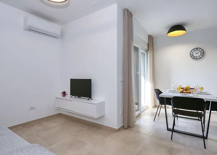 Bonaca With Jacuzzi Апартаменты Привлака