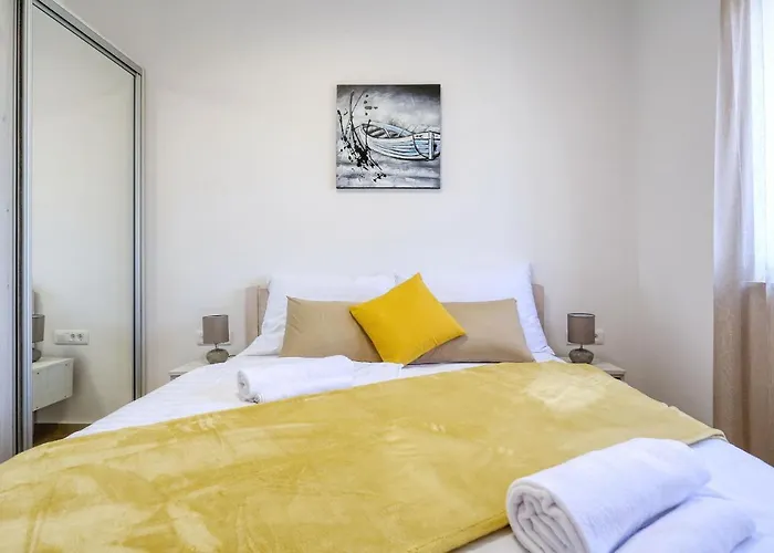 Bonaca With Jacuzzi Привлака