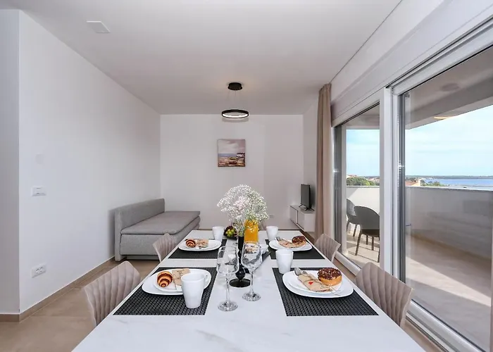 Апартаменты Bonaca With Jacuzzi