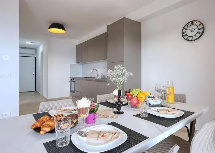 Апартаменты Bonaca With Jacuzzi *