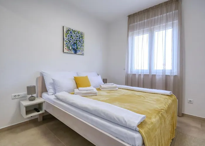 Апартаменты Bonaca With Jacuzzi