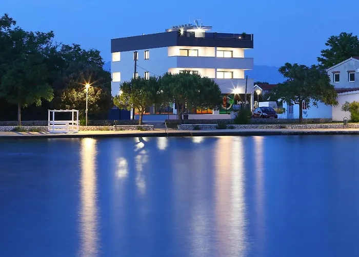 Bonaca With Jacuzzi Апартаменты Привлака