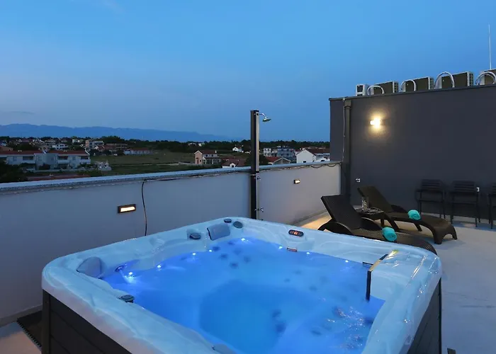 Bonaca With Jacuzzi Апартаменты Привлака