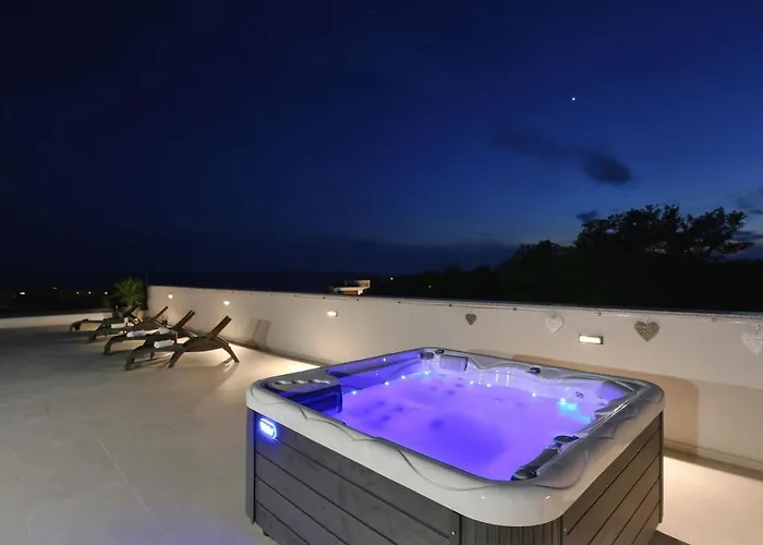 Bonaca With Jacuzzi Privlaka (Zadar)