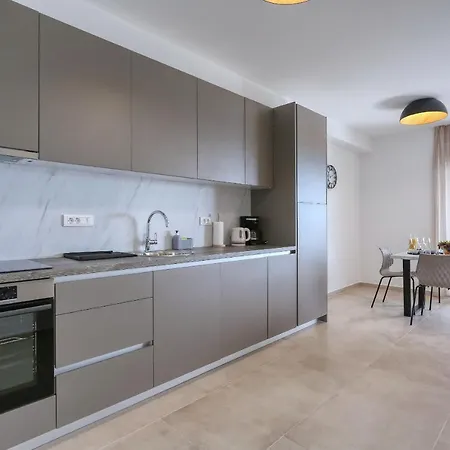 Bonaca With Jacuzzi Apartman Privlaka