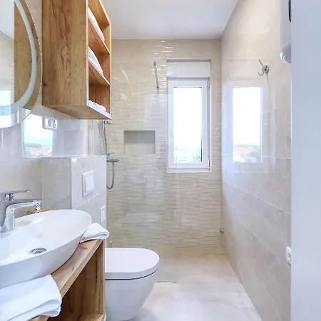 Bonaca With Jacuzzi * Privlaka