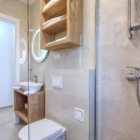 Bonaca With Jacuzzi Privlaka