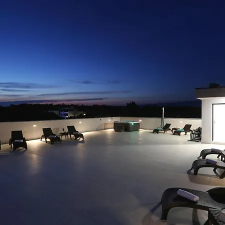 Bonaca With Jacuzzi * Privlaka (Zadar)